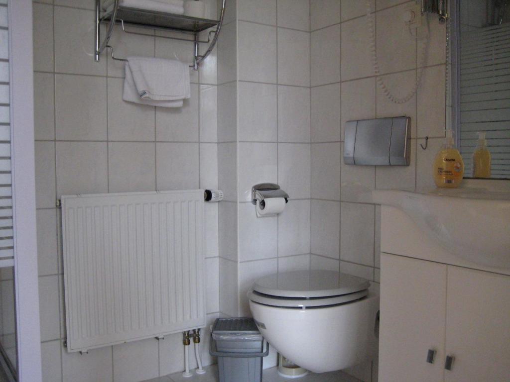 Hotel Gesellschaftshaus ベルゲン・アウフ・リューゲン 部屋 写真